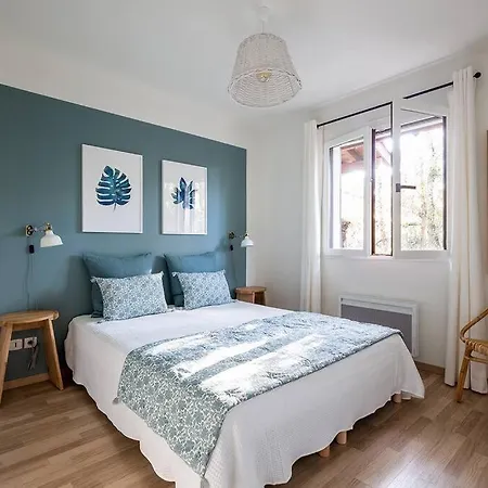 Eglantine à Deux Pas De La Pyla Sur