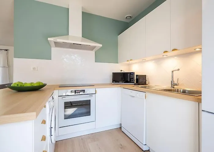 Eglantine à Deux Pas De La Pyla Sur *