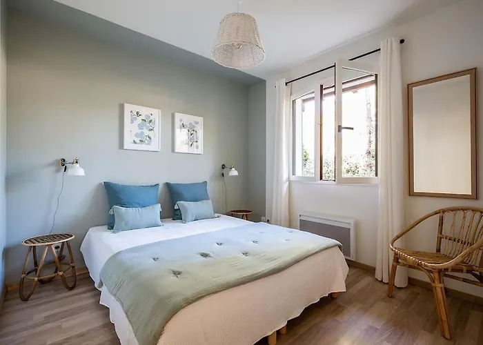 Eglantine à Deux Pas De La Pyla Sur * La Teste-de-Buch