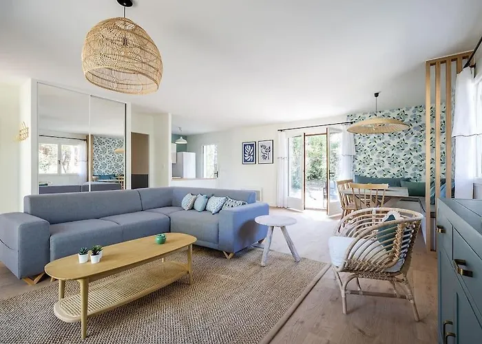 Eglantine à Deux Pas De La Pyla Sur *