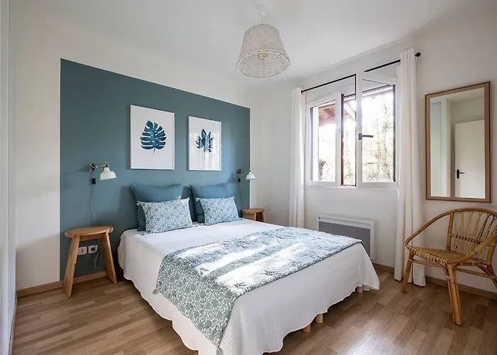 Eglantine A Deux Pas De La Pyla Sur